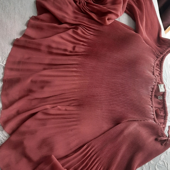 Aritzia-Wilfred Talence Pleated off the shoulder blouse. - Picture 3 of 7